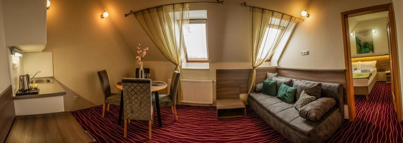 Hotel Brixen Havlickuv Brod Exterior photo